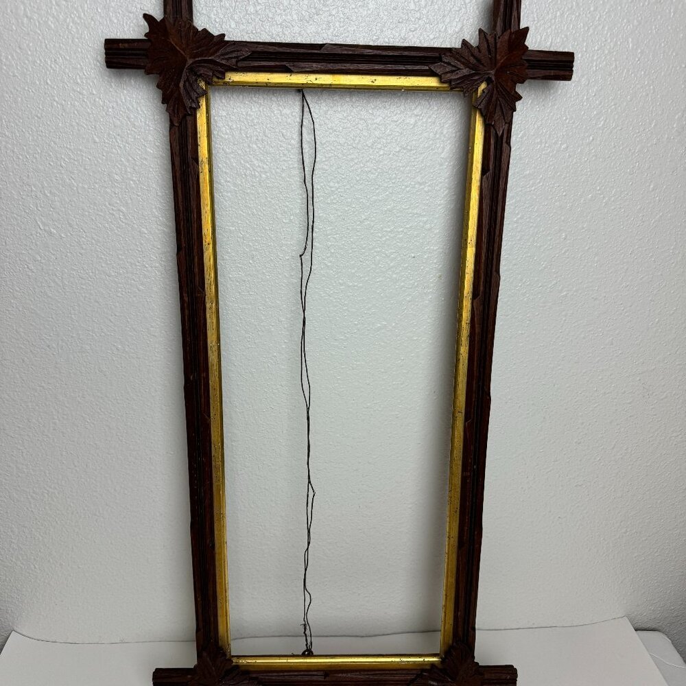 Antique Victorian Adirondack Hand Carved Folk Art Tramp Leaf Picture Frame